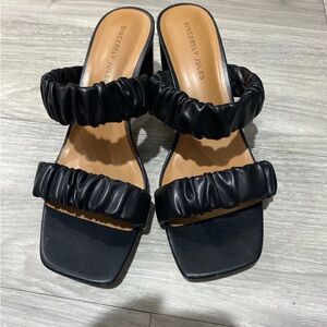 Scrunchy design heels